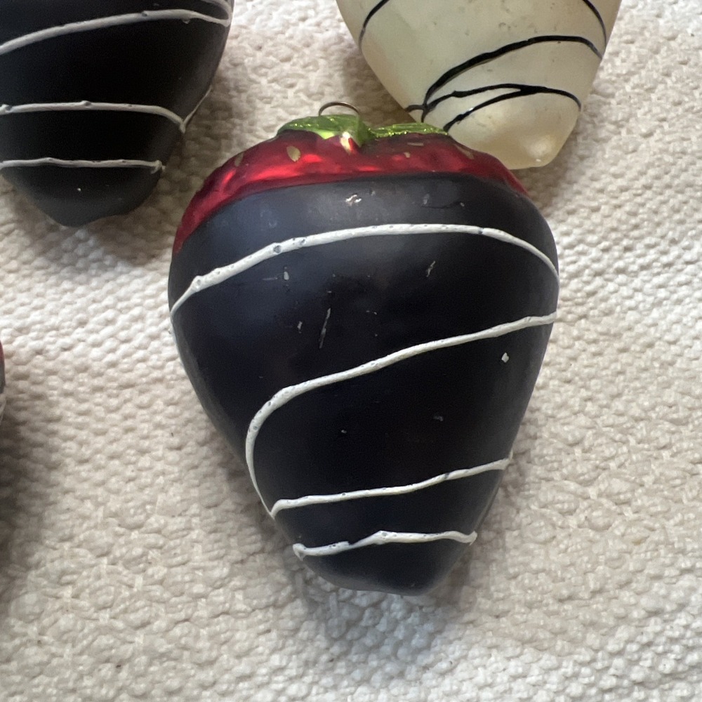 Dark White Chocolate Dipped Strawberry Christmas Ornaments Blown Glass Set Of 5 - Picture 9 of 16